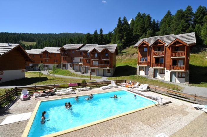 Les Chalets Du Parc Aux Etoiles - Cimes Et Neige Lägenhet Puy-Saint-Vincent Exteriör bild